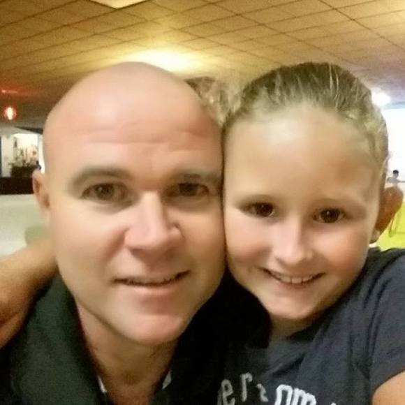 Meet your Posher, Roach - Picture 1 of 1